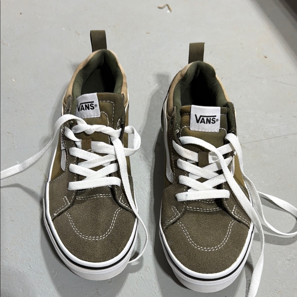 Vans Kids Olive Skate Shoes size 4Y